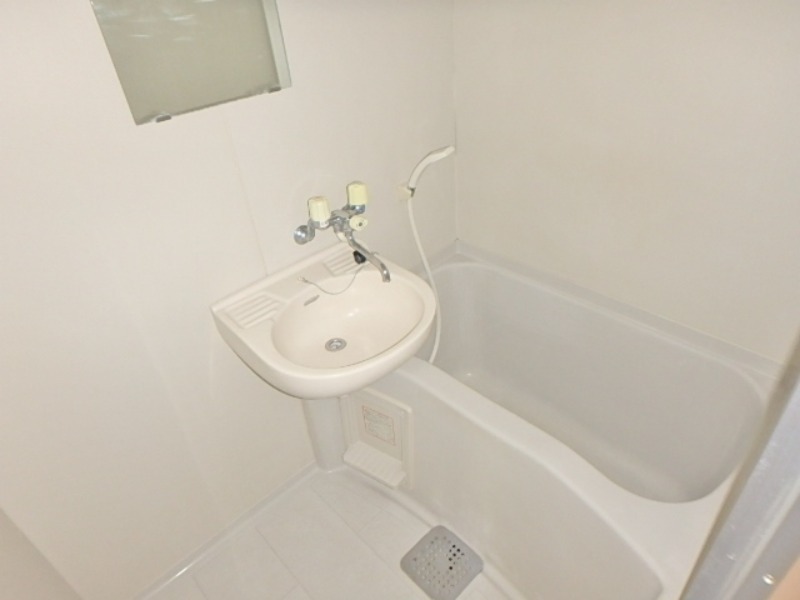 バス・シャワールーム　図面と現状に相違がある場合には現状を優先