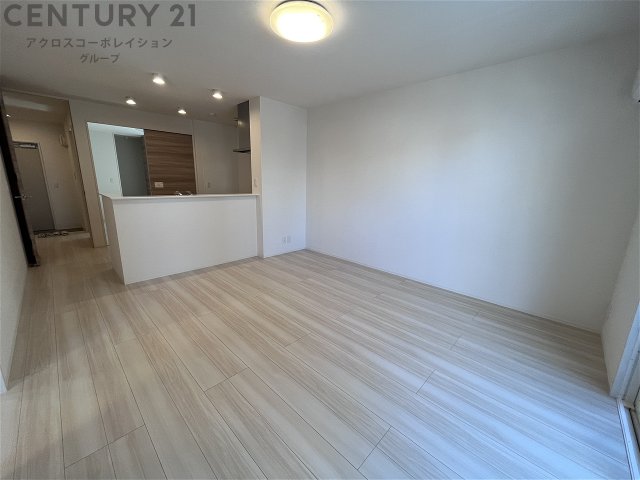 居室・リビング　エアコン付きの14.2帖のLDK☆