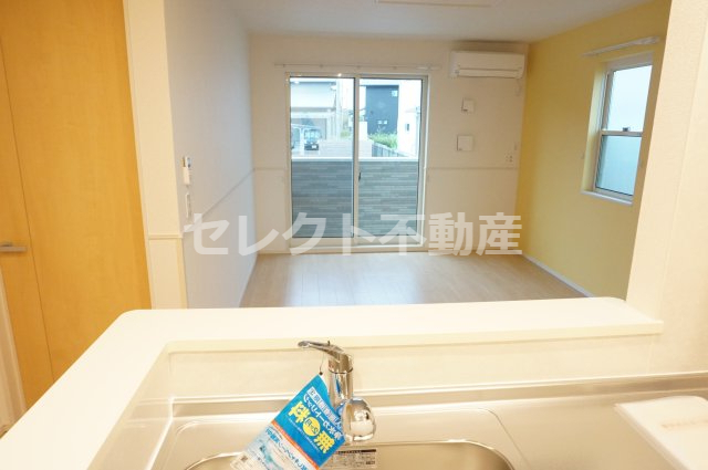 その他　【Ａｖｅｎｉｒ　II】ゆったりとした居間です