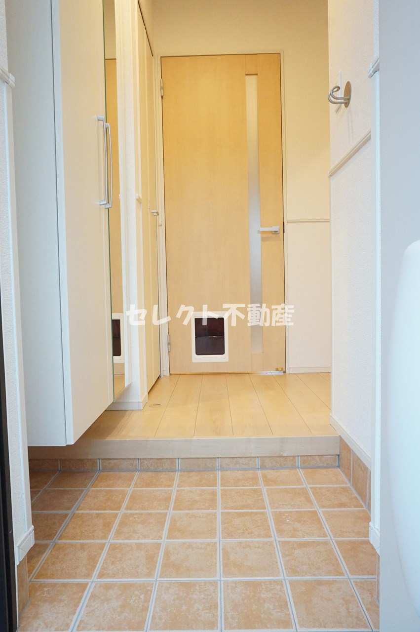 玄関　【Ａｖｅｎｉｒ　II】きれいな玄関です