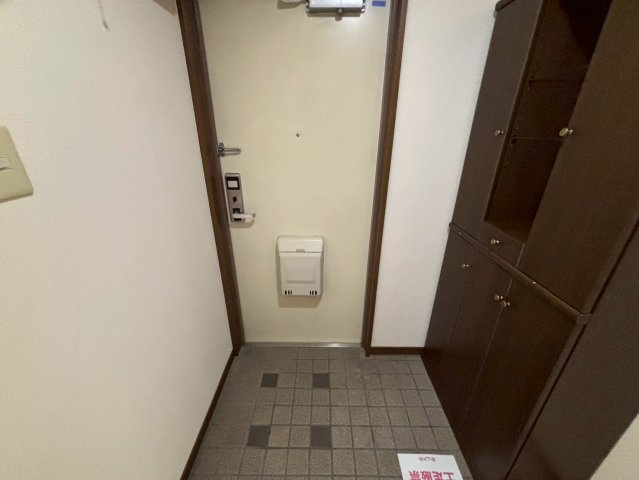 玄関　マロンステージA棟