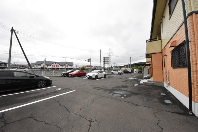 駐車場　2台駐車可能な広々した駐車場。