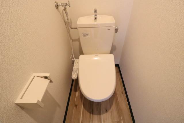 トイレ　シャワートイレ完備♪