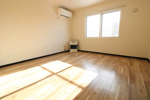 居室・リビング　南向きで日当たり良好♪