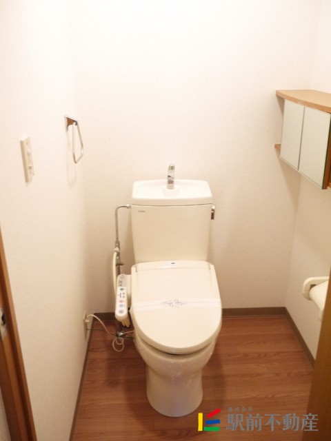 トイレ　収納棚は便利ですよね！