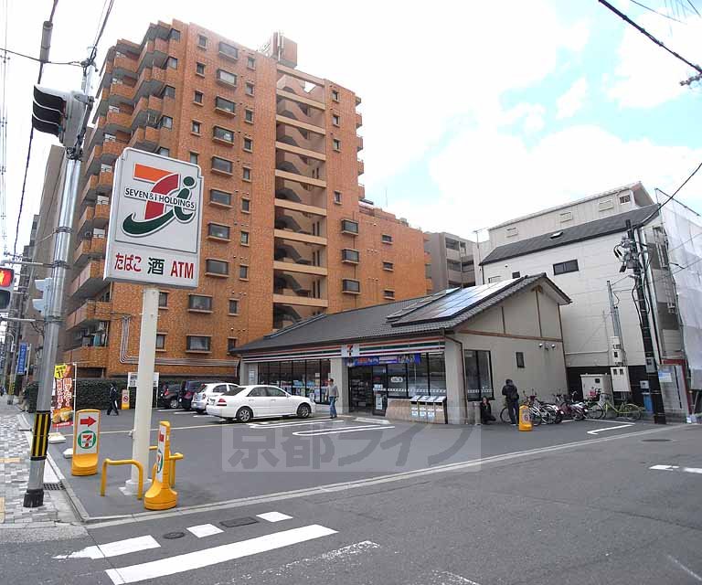 コンビニ　セブンイレブン 京都出世稲荷前店（コンビニ）まで112m