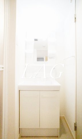 洗面設備　独立洗面台です。