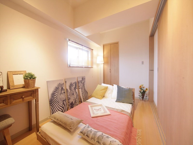 その他部屋・スペース　洋室5.7帖　クローゼット付（収納充実してます）