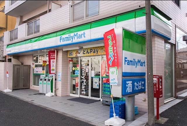 コンビニ　ファミリーマート　世田谷淡島通り店（コンビニ）まで320m