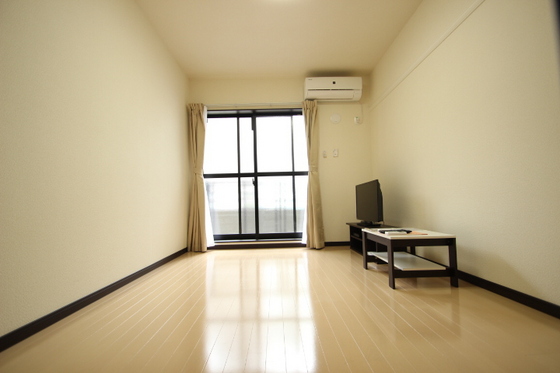 居室・リビング　※別室の写真です