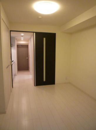 その他　キレイなフローリングで明るい雰囲気