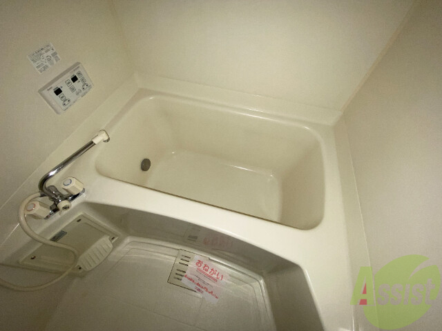 バス・シャワールーム　お風呂はトイレと別になっているので、ゆっくり出来ます。