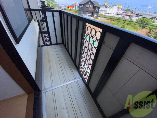 バルコニー　バルコニーが付いているので、洗濯物を干すのにも使えそうです