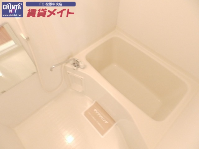 バス・シャワールーム　別部屋同型タイプ写真です。