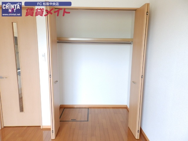 収納　別部屋同型タイプ写真です。