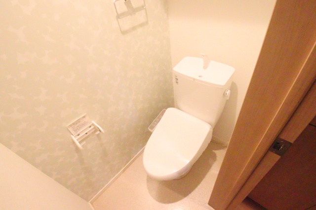 トイレ　※別室の参考写真の為、現況優先です。