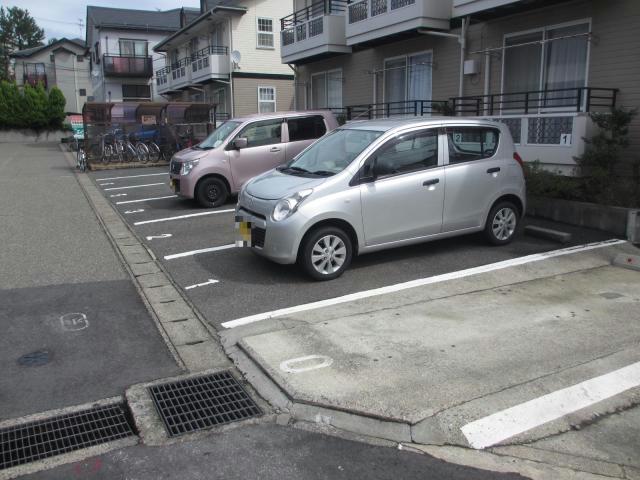 駐車場　駐車場
