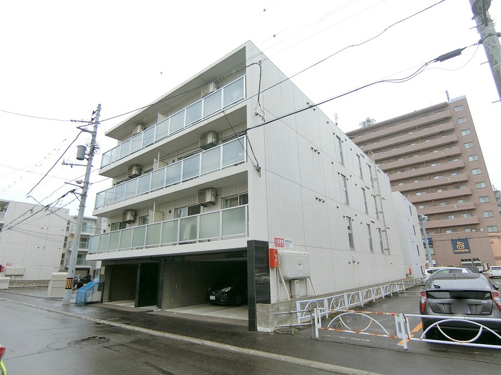 建物外観　☆地下鉄東西線「南郷13丁目」駅まで徒歩3分！