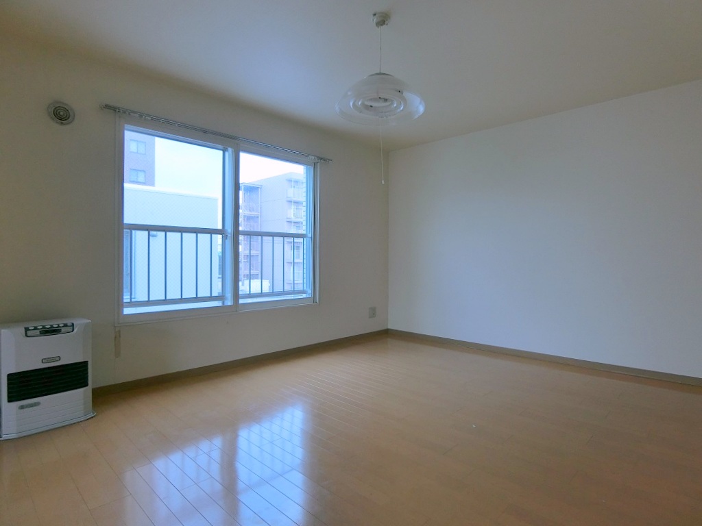 居室・リビング　☆広い間取りでオススメのお部屋です。