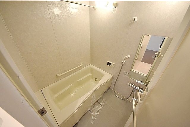 バス・シャワールーム　※別部屋参考写真