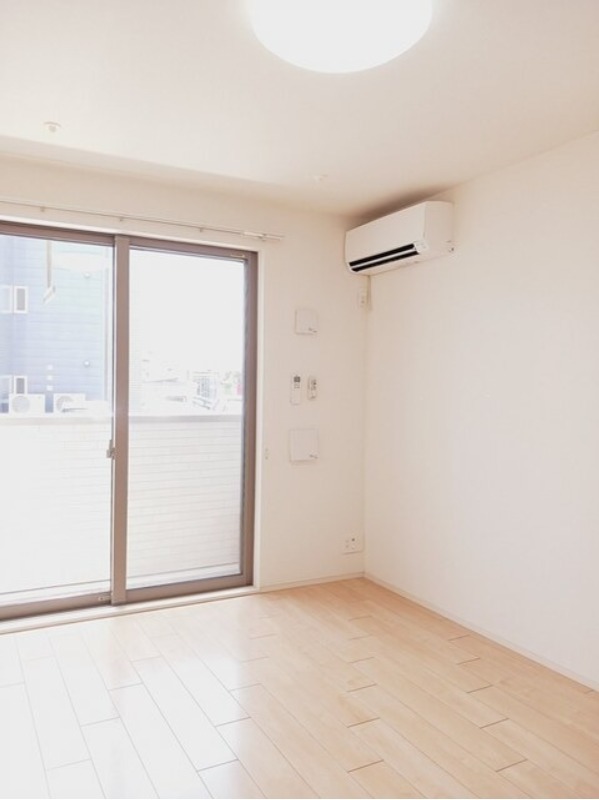 居室・リビング　図面と現状に相違がある場合には現状を優先