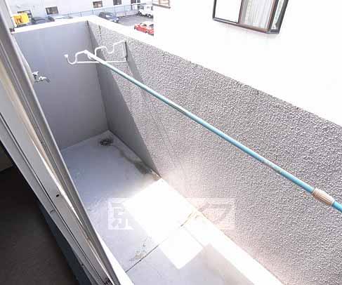 バルコニー　ベランダに洗濯機置けます