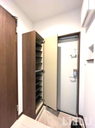 玄関　同シリーズ物件の写真になります。