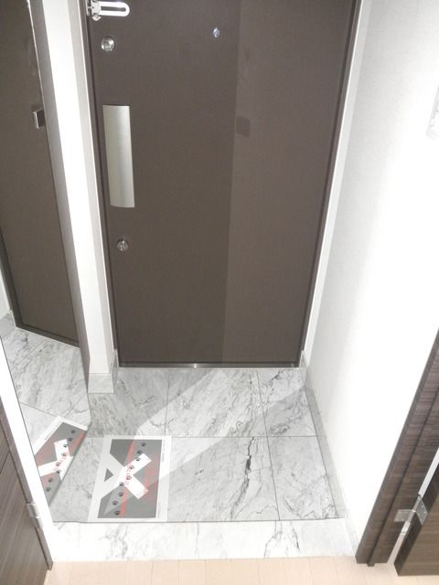 玄関　タウンハウジングレジデンス事業部　恵比寿店・赤坂店までお問…