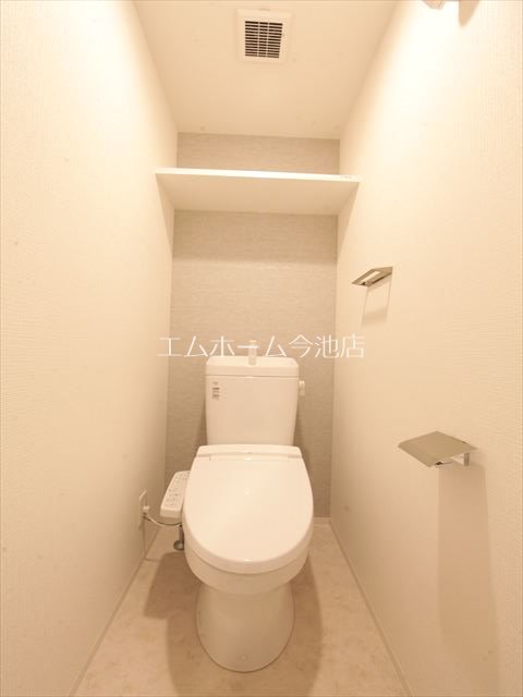 トイレ　温水洗浄便座付トイレ