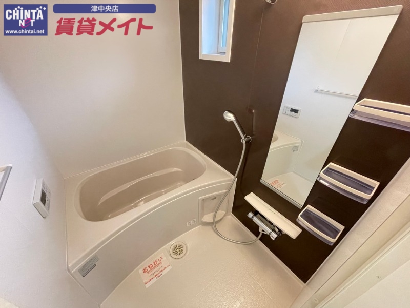 バス・シャワールーム　反転タイプ参考写真