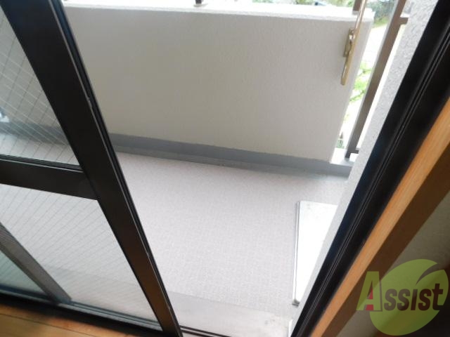 バルコニー　バルコニーも明るく広いです