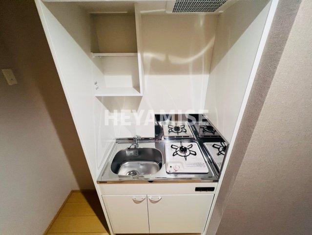 キッチン　※室内画像は別号室のもの