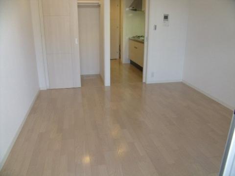 居室・リビング　室内