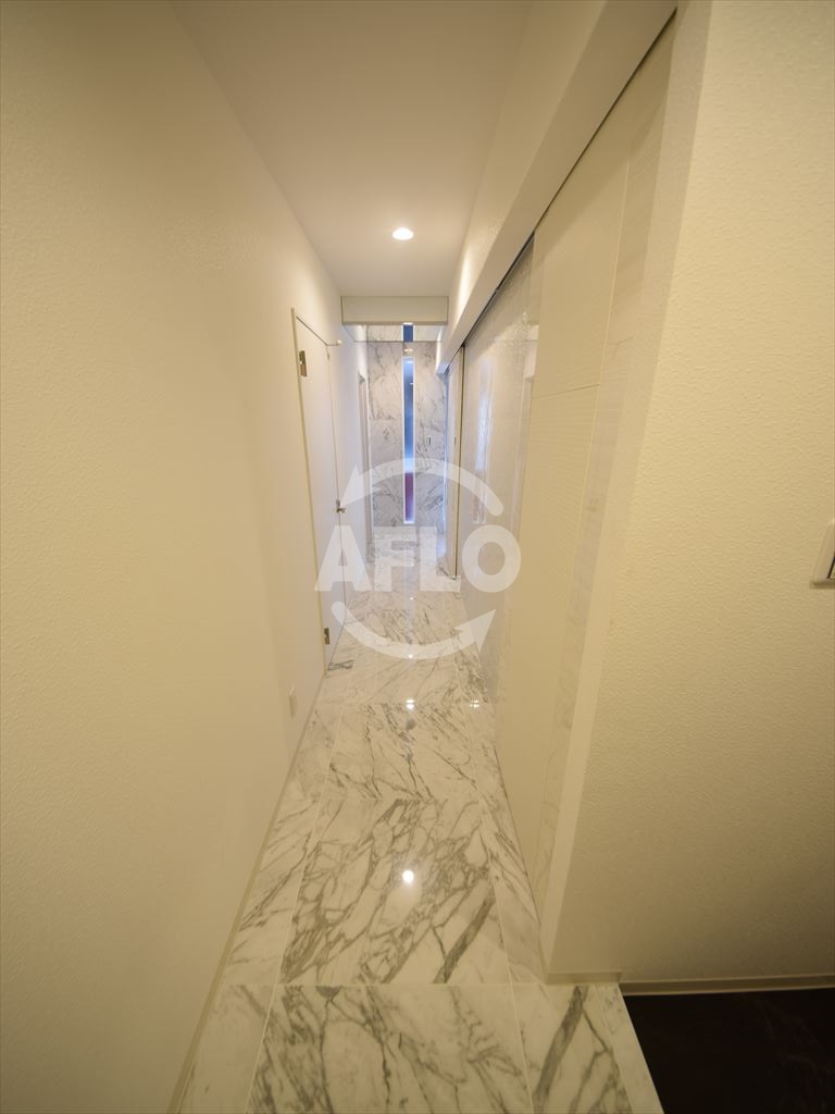 その他　アマデウス北堀江　廊下