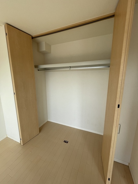 収納　洋室約５．８帖収納