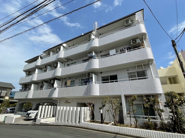 建物外観　鉄筋コンクリート造のマンション