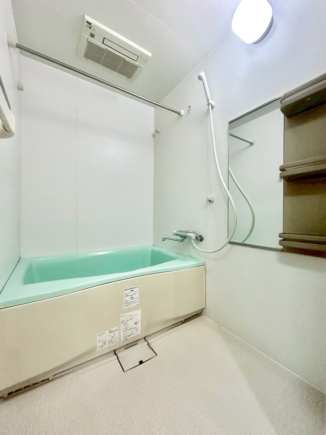 バス・シャワールーム