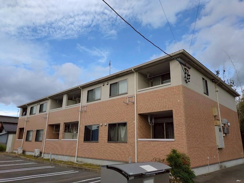 建物外観　南向きで日当りの良い物件です♪