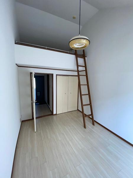 居室・リビング　光の入る明るいお部屋です！