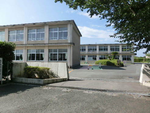 小学校　浜松市立富塚西小学校（小学校）まで634m