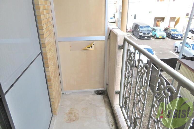 バルコニー　ベランダが付いているので、天気の良い日は布団干しもＯＫです。