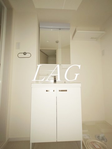 洗面設備　独立洗面台です。（同一仕様）