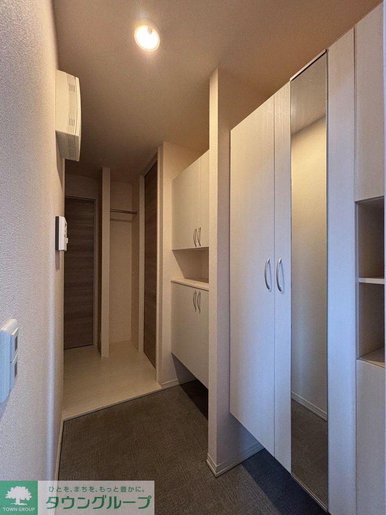 ロビー　駐車場