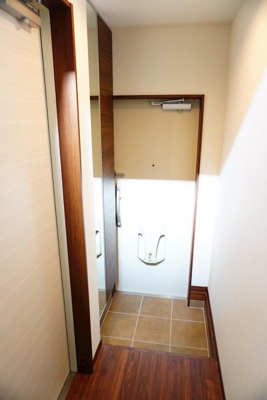 玄関　玄関収納あり