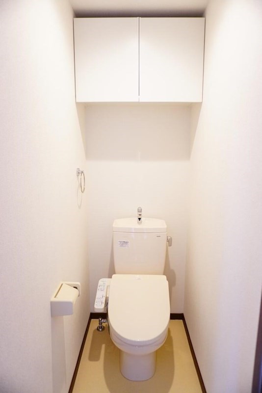 トイレ　トイレは快適な温水洗浄便座付き