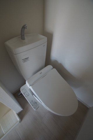 トイレ　温水洗浄便座付きトイレ