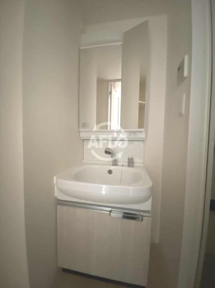 洗面設備　プレサンス上町台クレスト　洗面化粧台