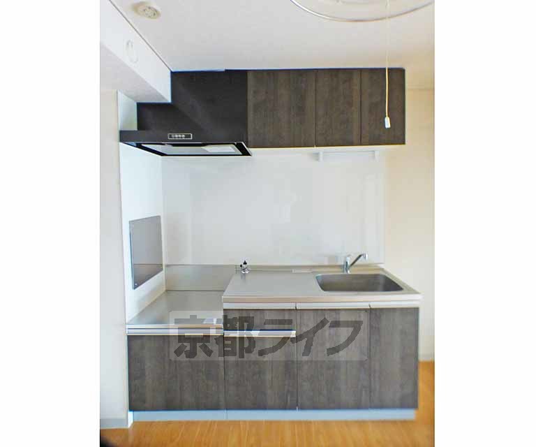 キッチン　調理スペースをしっかりと確保できるキッチンです。