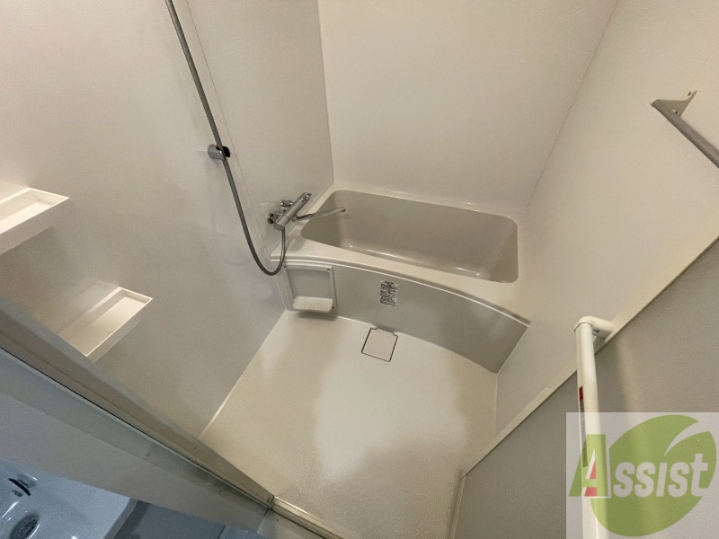 バス・シャワールーム　お風呂になります。一日の疲れを癒してくださいね。