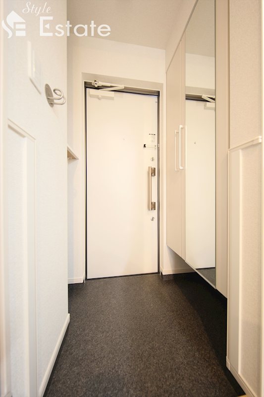 玄関　同仕様内装